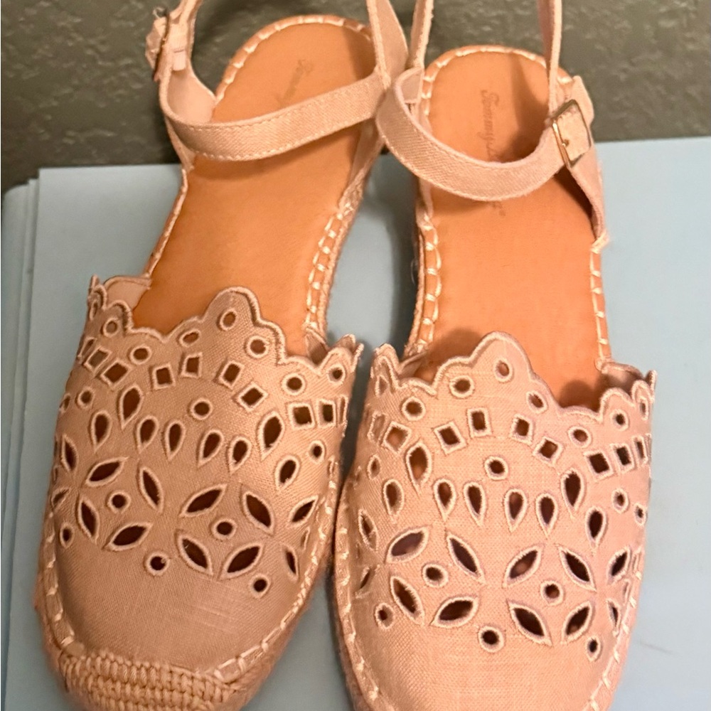 Tommy Bahama Cream Espadrilles with Intricate Design
